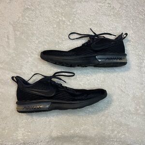 Nike Air Max Men's Black Athletic Shoes